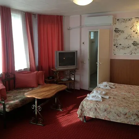 Astra Family Hotel