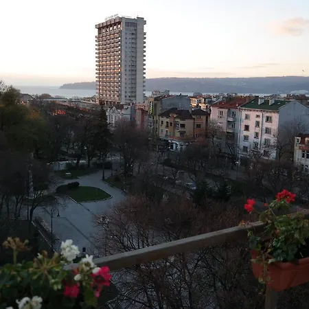 семеен астра Варна